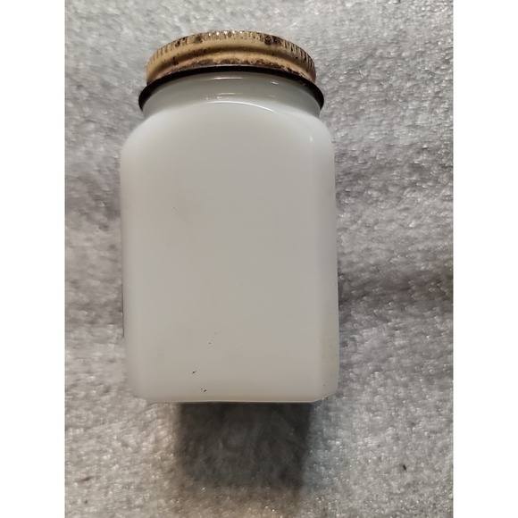 Vintage Dove White Milk Glass Allspice Shaker Stamped Made In USA - Picture 4 of 6